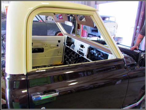 71 Chevy C10 doorview